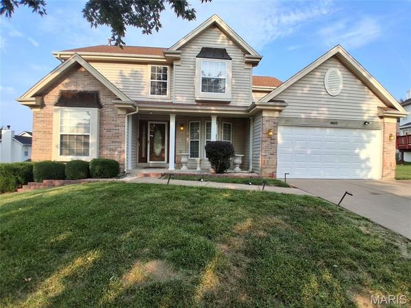 4820 Country Lane Woods Street, Florissant, MO 63033