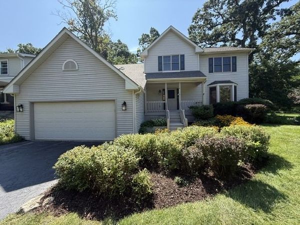 3123 Scenicwood Lane , Woodridge, IL 60517