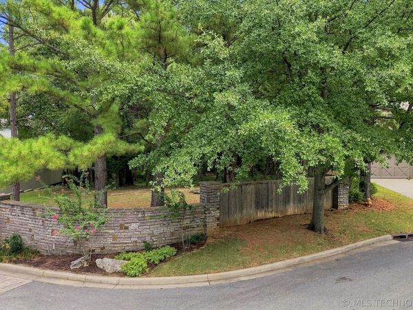 8301 S Urbana Avenue , Tulsa, OK 74137