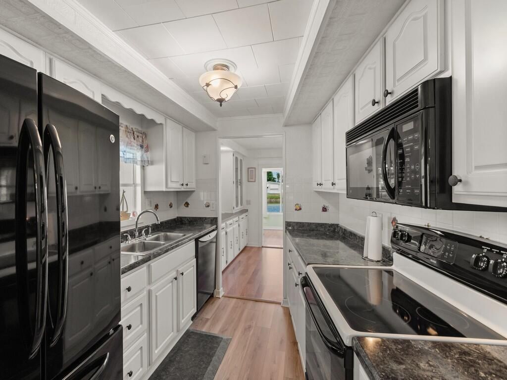 44 Village Lane, Jensen Beach, FL 34957 Photo