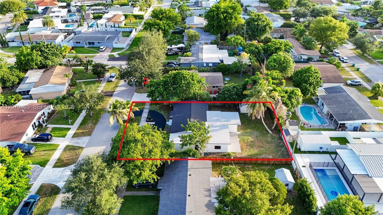 9281 Martinique Dr , Cutler Bay, FL 33189 Photo