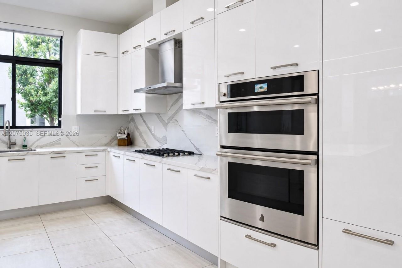 4318 NW 81st Ave, Doral, FL 33166 Photo
