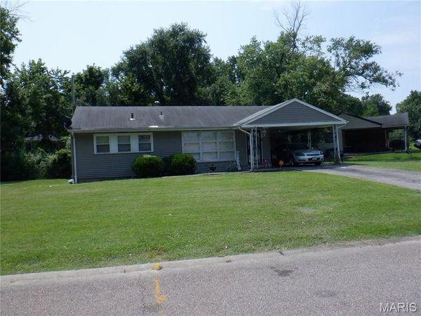 2425 Petrova Avenue, Jennings, MO 63136