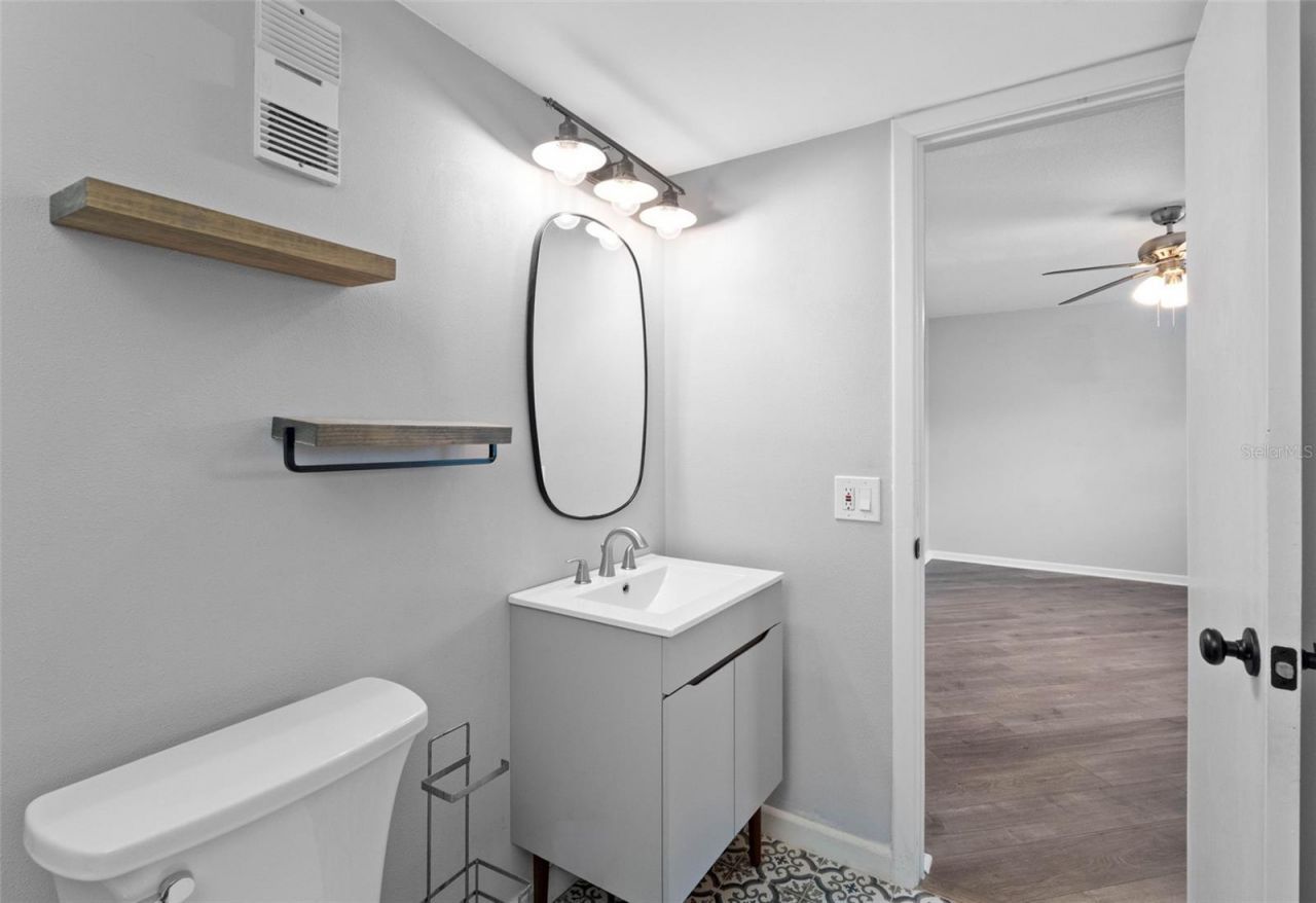 4050 4th Street N, Unit 104, Saint Petersburg, FL 33703 Photo