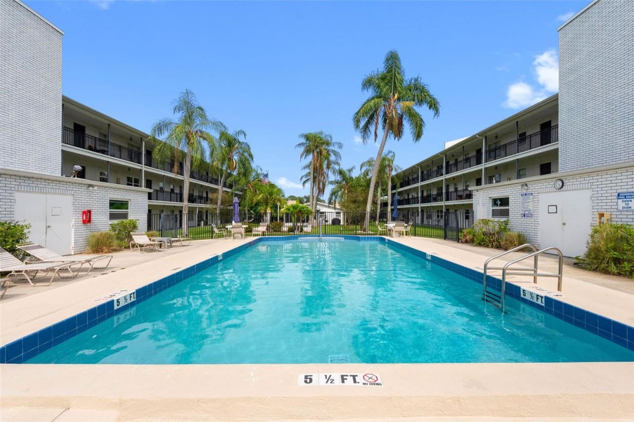 4050 4th Street N, Unit 104, Saint Petersburg, FL 33703 Photo