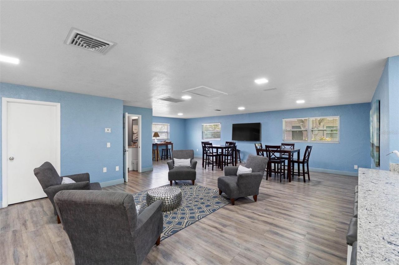 4050 4th Street N, Unit 104, Saint Petersburg, FL 33703 Photo