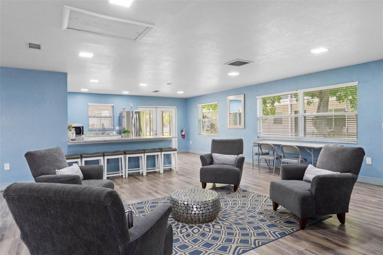 4050 4th Street N, Unit 104, Saint Petersburg, FL 33703 Photo