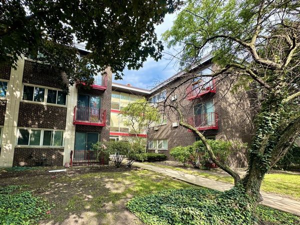 8524 Skokie Boulevard, Unit 3F, Skokie, IL 60077