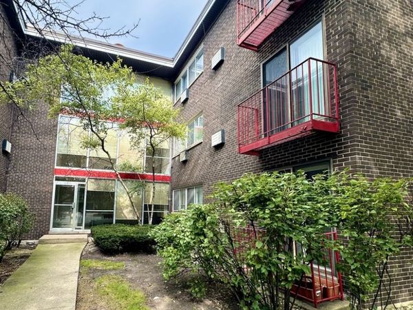 8524 Skokie Boulevard, Unit 3F, Skokie, IL 60077