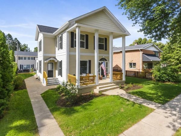 816 Wisconsin STREET, Lake Geneva, WI 53147