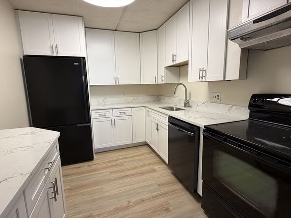 2500 Mystic Valley Pkwy, Unit 907, Medford, MA 02155