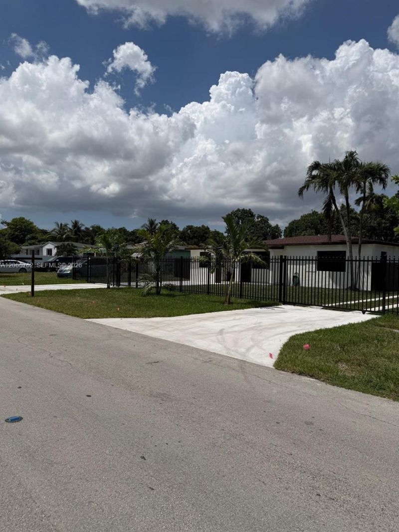 1055 NW 143rd St , Miami, FL 33168 Photo
