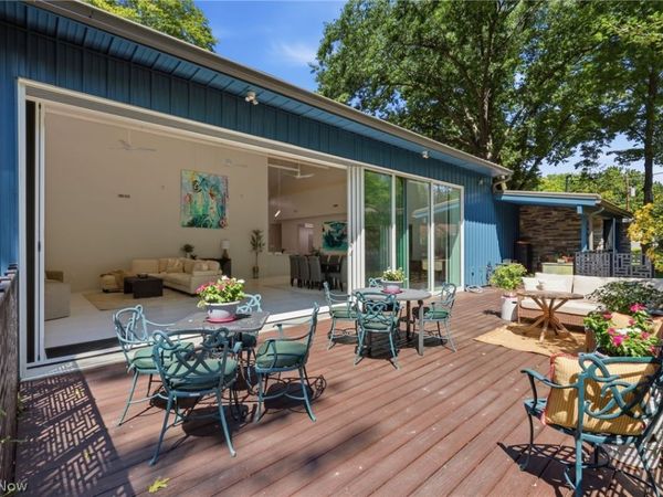 12866 Lake Shore Boulevard , Bratenahl, OH 44108