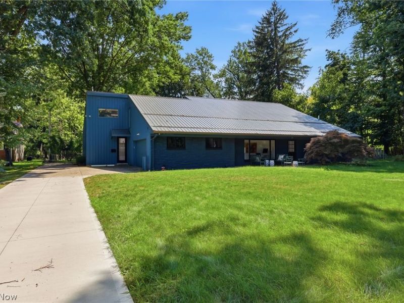 12866 Lake Shore Boulevard, Bratenahl, OH 44108 Photo 3