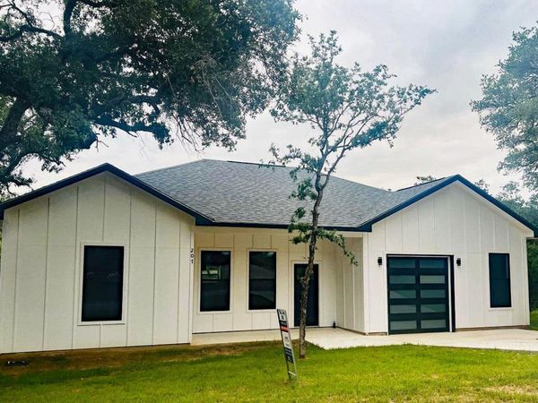 207 Laurel LN, Spicewood, TX 78669