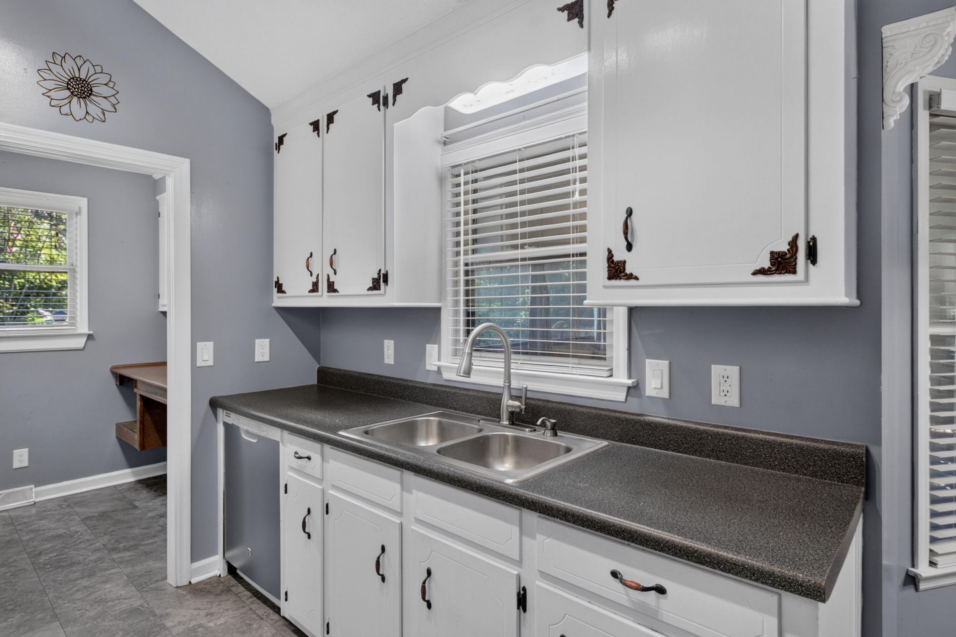 295 Forest Circle Photo 10