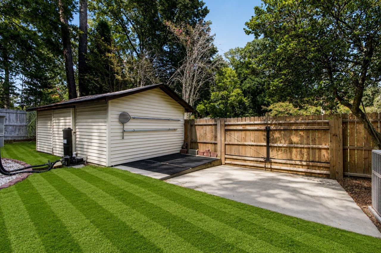 295 Forest Circle Photo 24