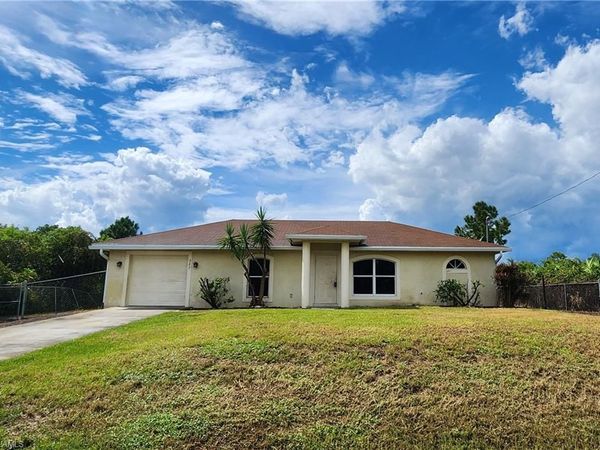 367 Peerless ST, LEHIGH ACRES, FL 33974