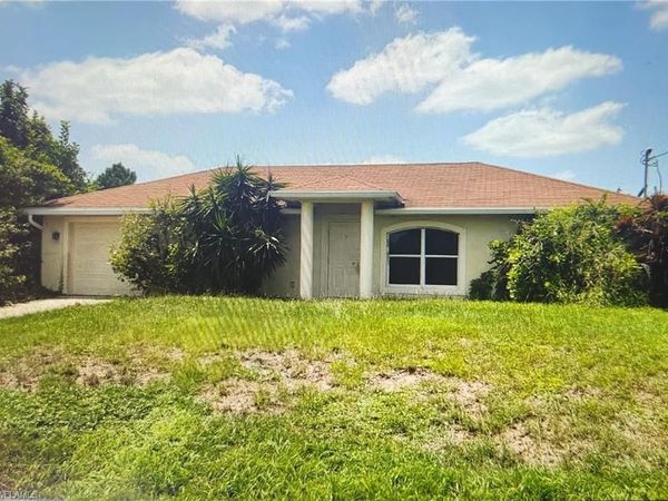 367 Peerless ST , LEHIGH ACRES, FL 33974
