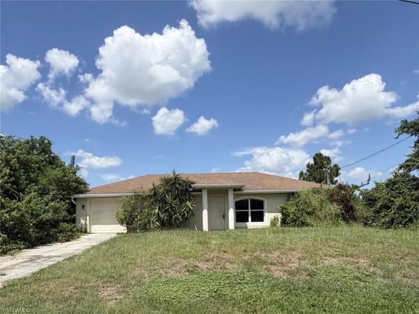 367 Peerless ST, LEHIGH ACRES, FL 33974