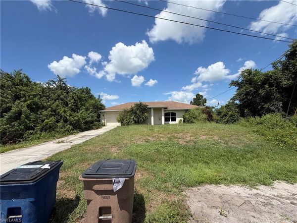 367 Peerless ST, LEHIGH ACRES, FL 33974