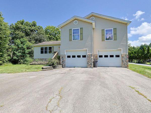 96 Velie Road , Lagrangeville, NY 12540