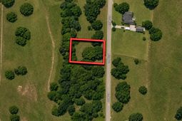 1354 Tennis Lane photo 4