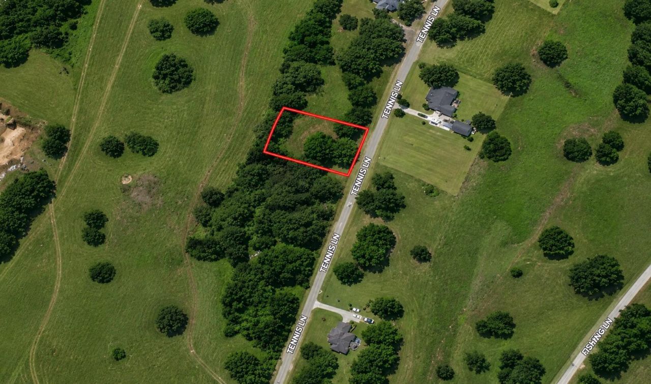 1354 Tennis Lane Photo 5