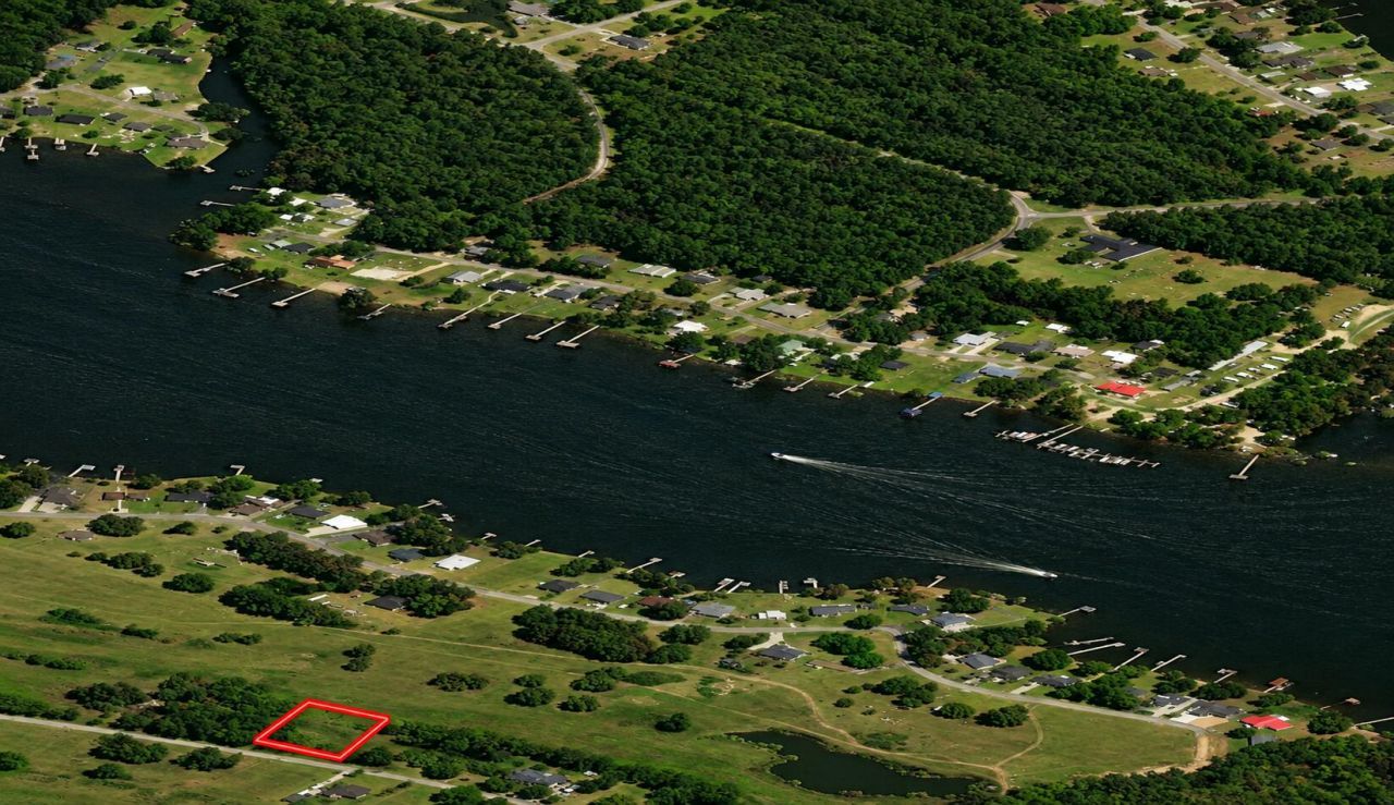 1354 Tennis Lane Photo 6