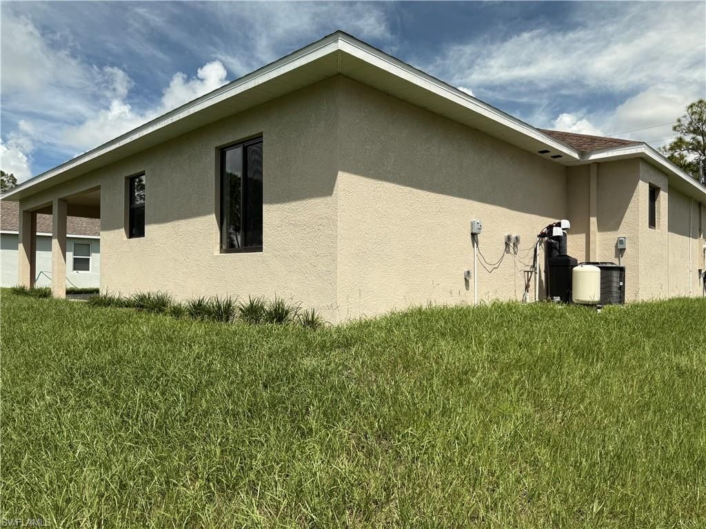 469 Woodman Dr, Lehigh Acres, FL 33972 Photo