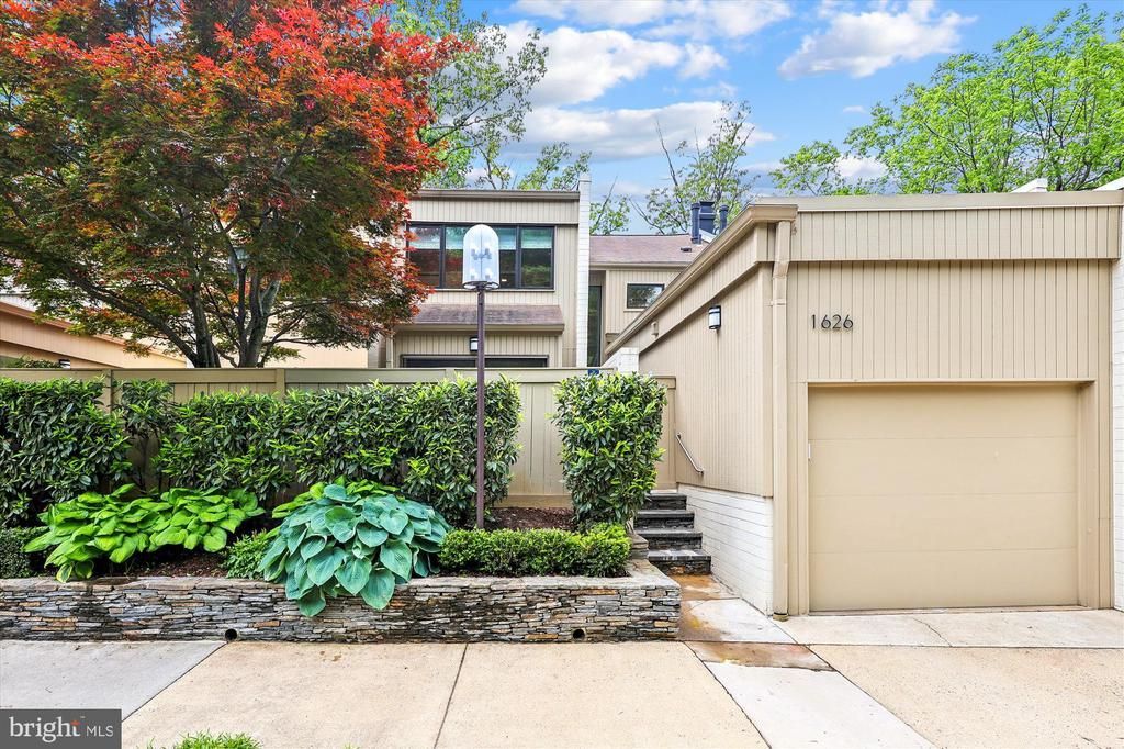 1626 Waters Edge Lane, Reston, VA 20190 Main Photo