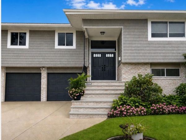 2054 Whalen Avenue, Merrick, NY 11566
