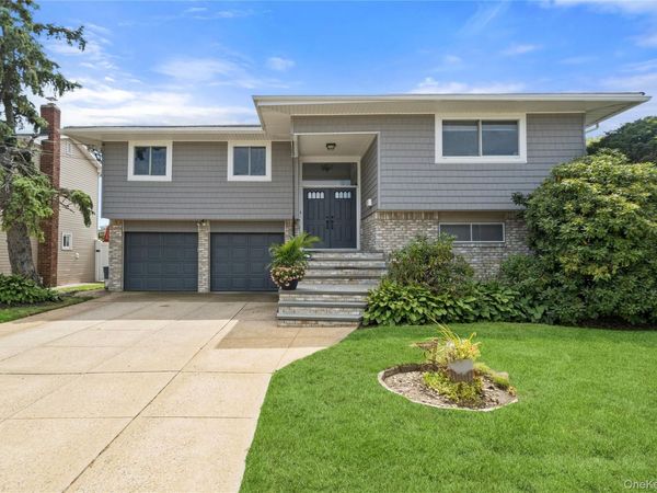 2054 Whalen Avenue, Merrick, NY 11566