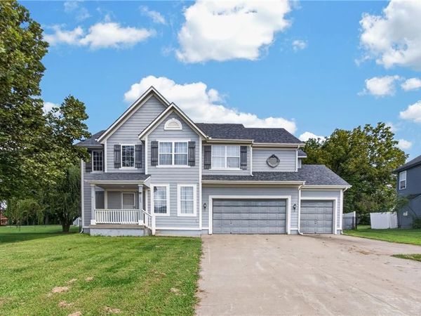 1003 Colonial Drive, Pleasant Hill, MO 64080