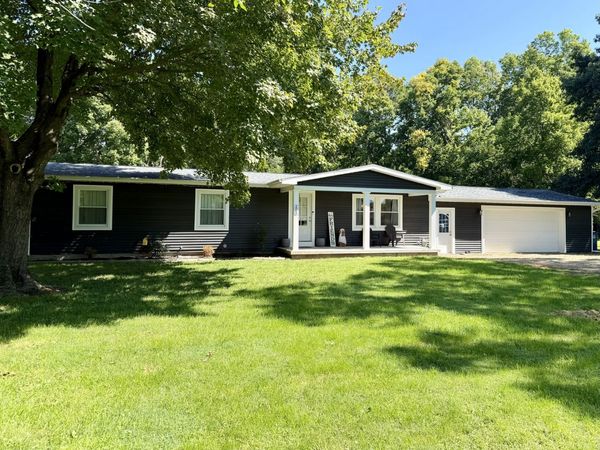 205 E Mulberry Street , Hennepin, IL 61327