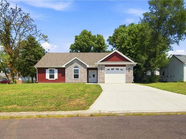 1207 E 11TH Street, Sedalia, MO 65301