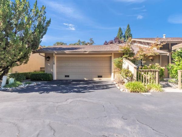 5120 Village Oaks Dr, Rocklin, CA 95677