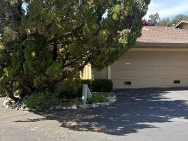 5120 Village Oaks Dr, Rocklin, CA 95677