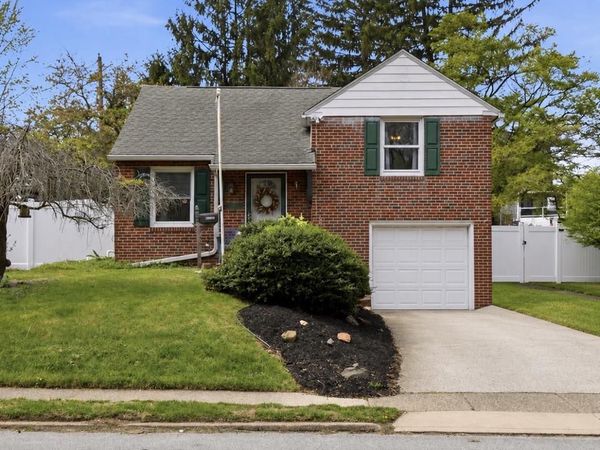 20 N MALIN ROAD, BROOMALL, PA 19008