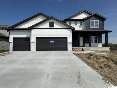 20810 Vernon Avenue, Elkhorn, NE 68022