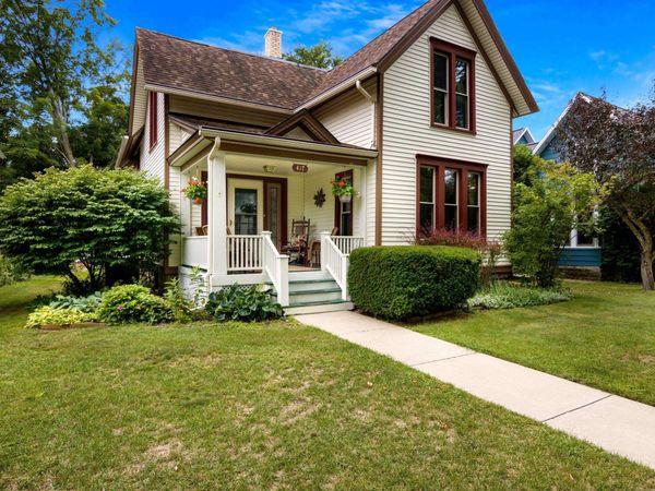 417 Seventh Street W, Traverse City, MI 49684