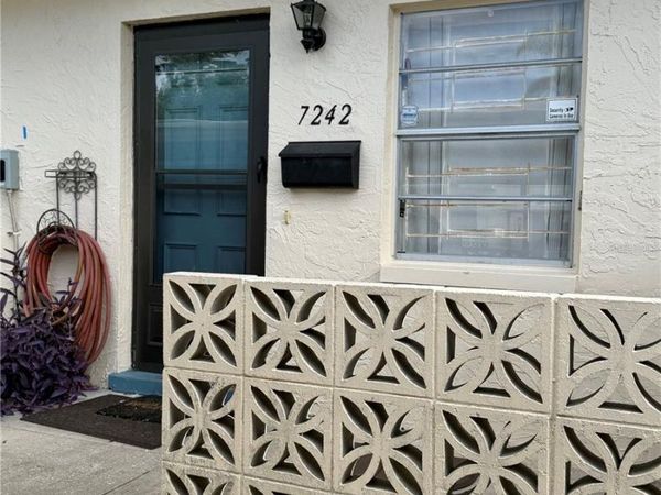 7242 STONE HAVEN COURT N, Unit 7242, PINELLAS PARK, FL 33781