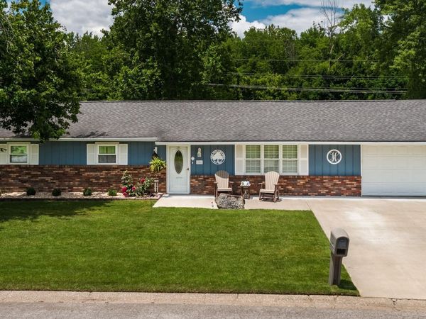 1041 Roberta Drive, Murphysboro, IL 62966