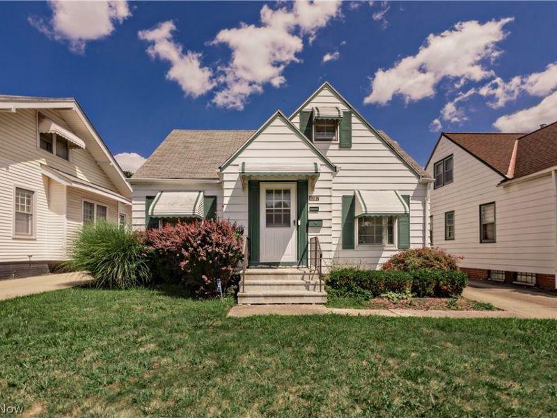 8207 Garfield Boulevard , Garfield Heights, OH 44125 Photo 2