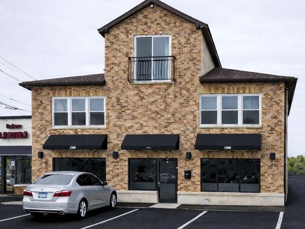 915 Oakton Street , Des Plaines, IL 60016