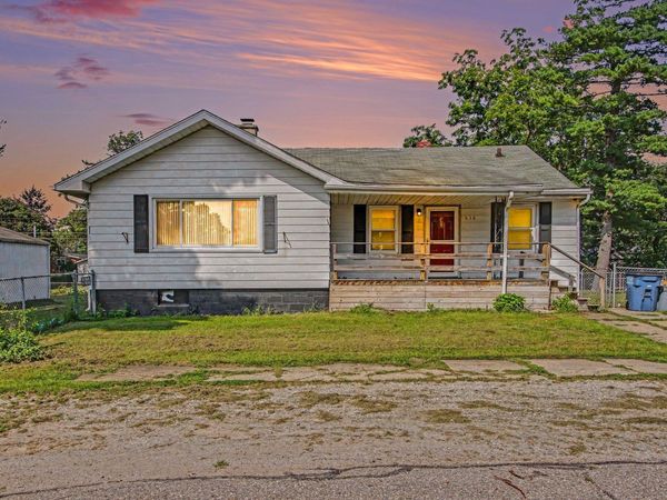 626 Gladys Street , Michigan City, IN 46360