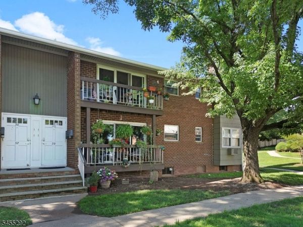 18 Deanna Drive, Hillsborough, NJ 08844