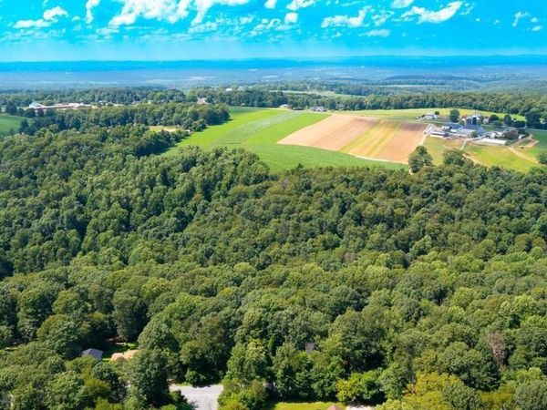 9 DEER LANE, HOLTWOOD, PA 17532
