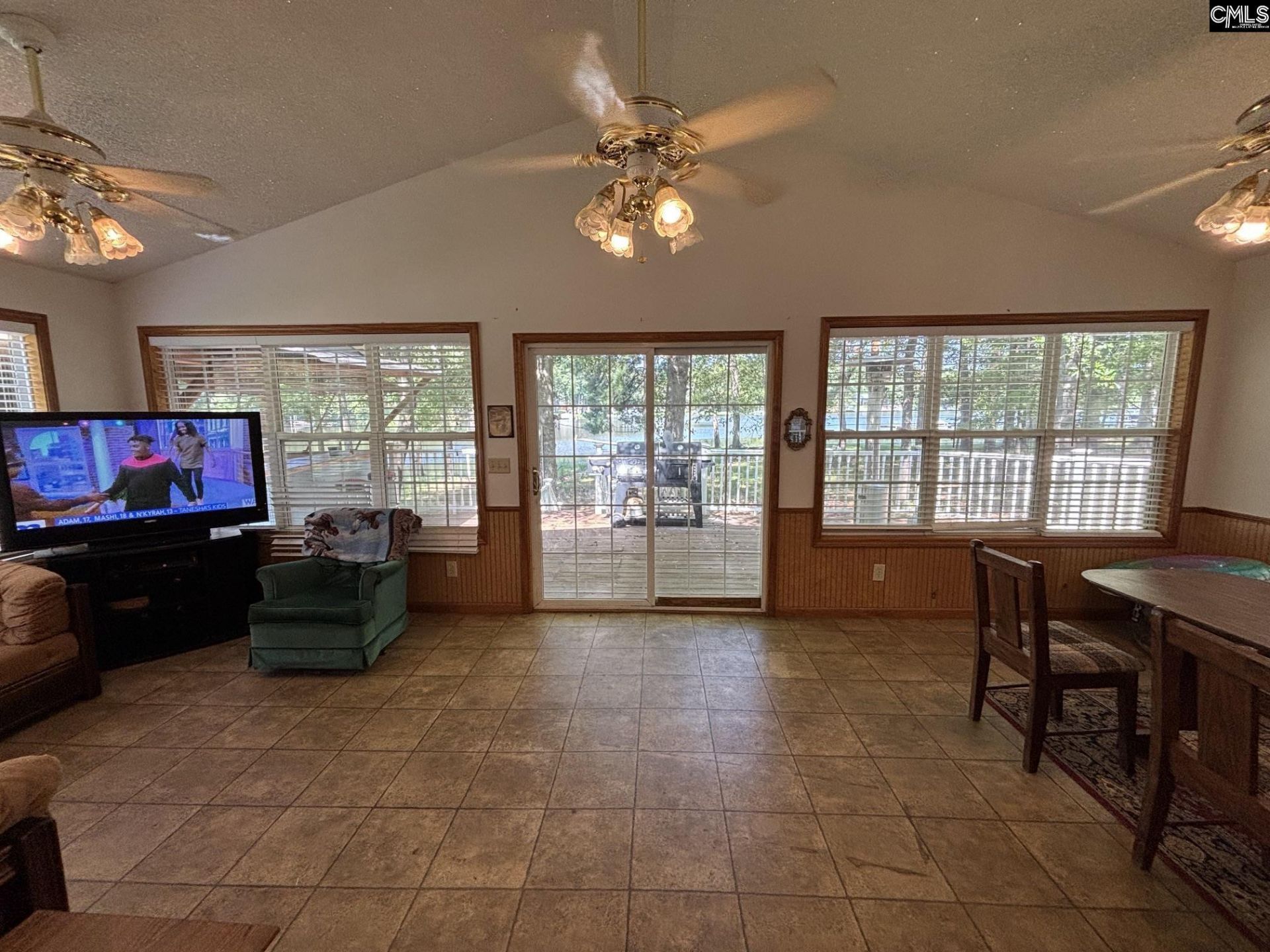 518 Valley 1 Drive  Photo 9