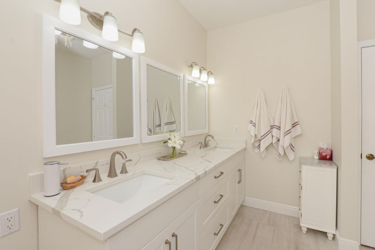 1039 SE Westminster Place, Stuart, FL 34997 Photo